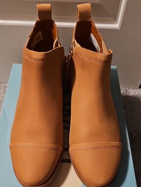 Moving Sale! New Toms Women’s Tan Ankle Boots - Versatile Slip-On Style 7